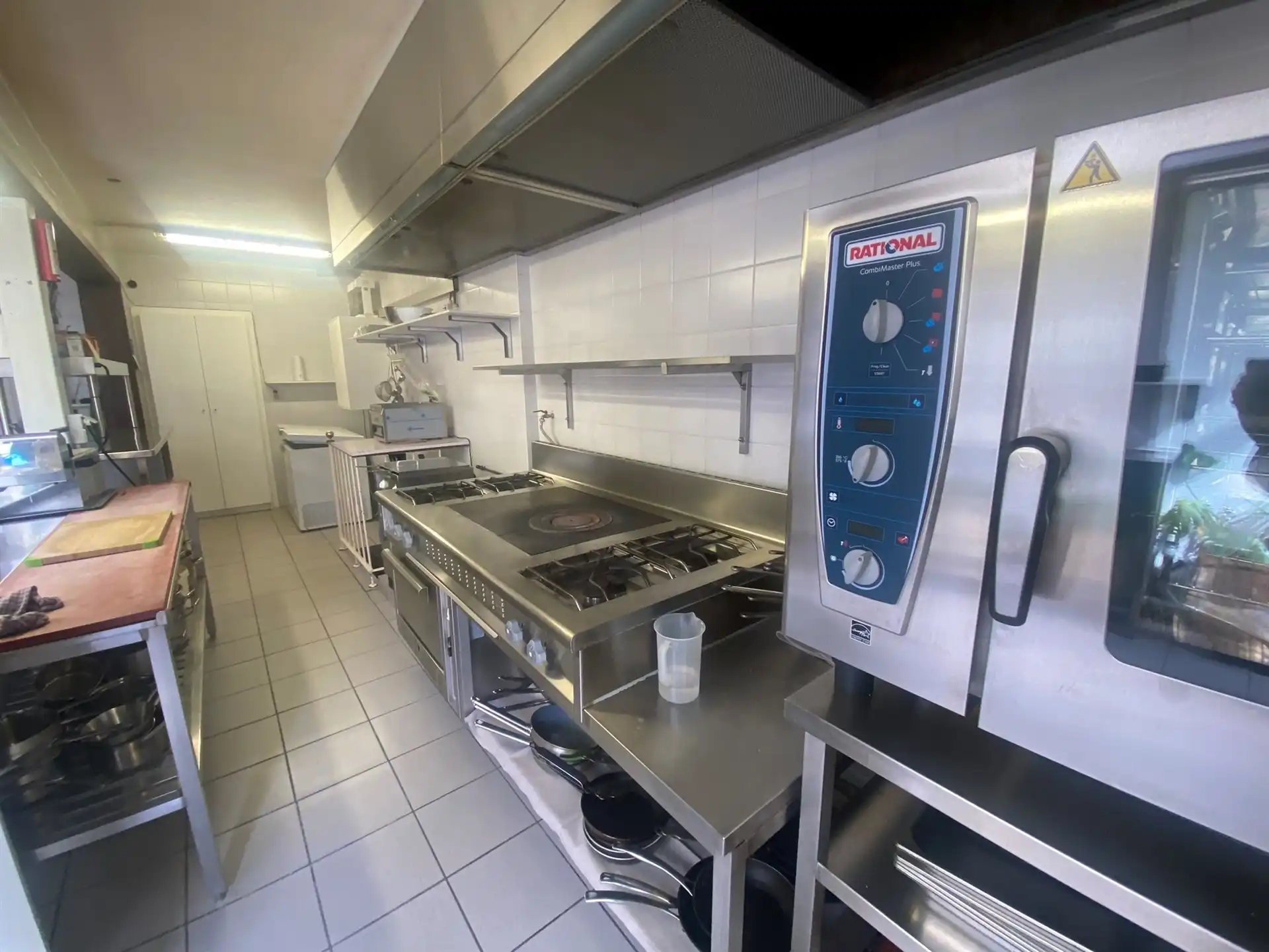 centraal gelegen handelspand foto 8