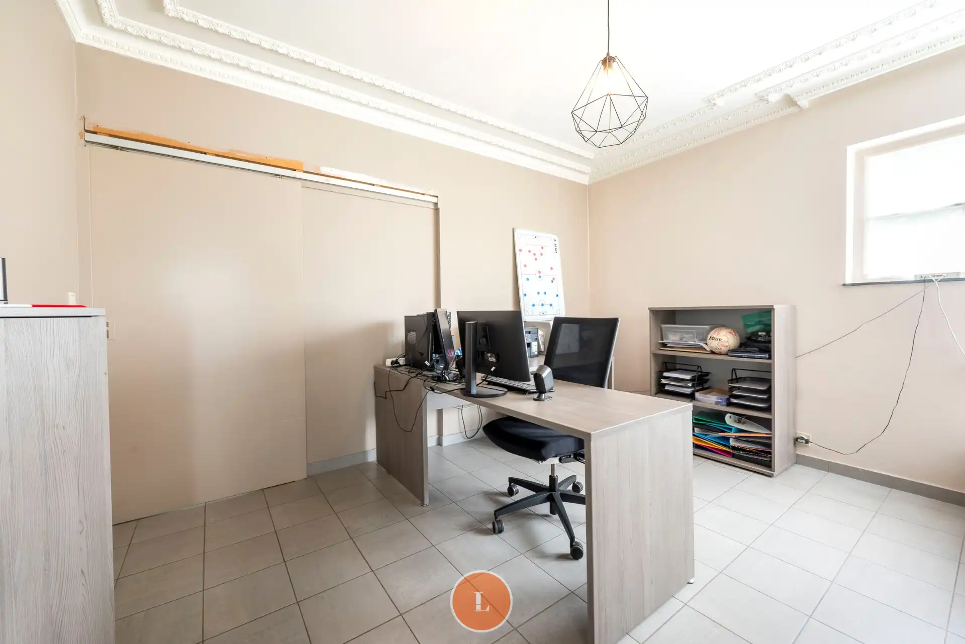 Prachtige villa met praktijkruimte en zonnepanelen op toplocatie in Menen foto 14