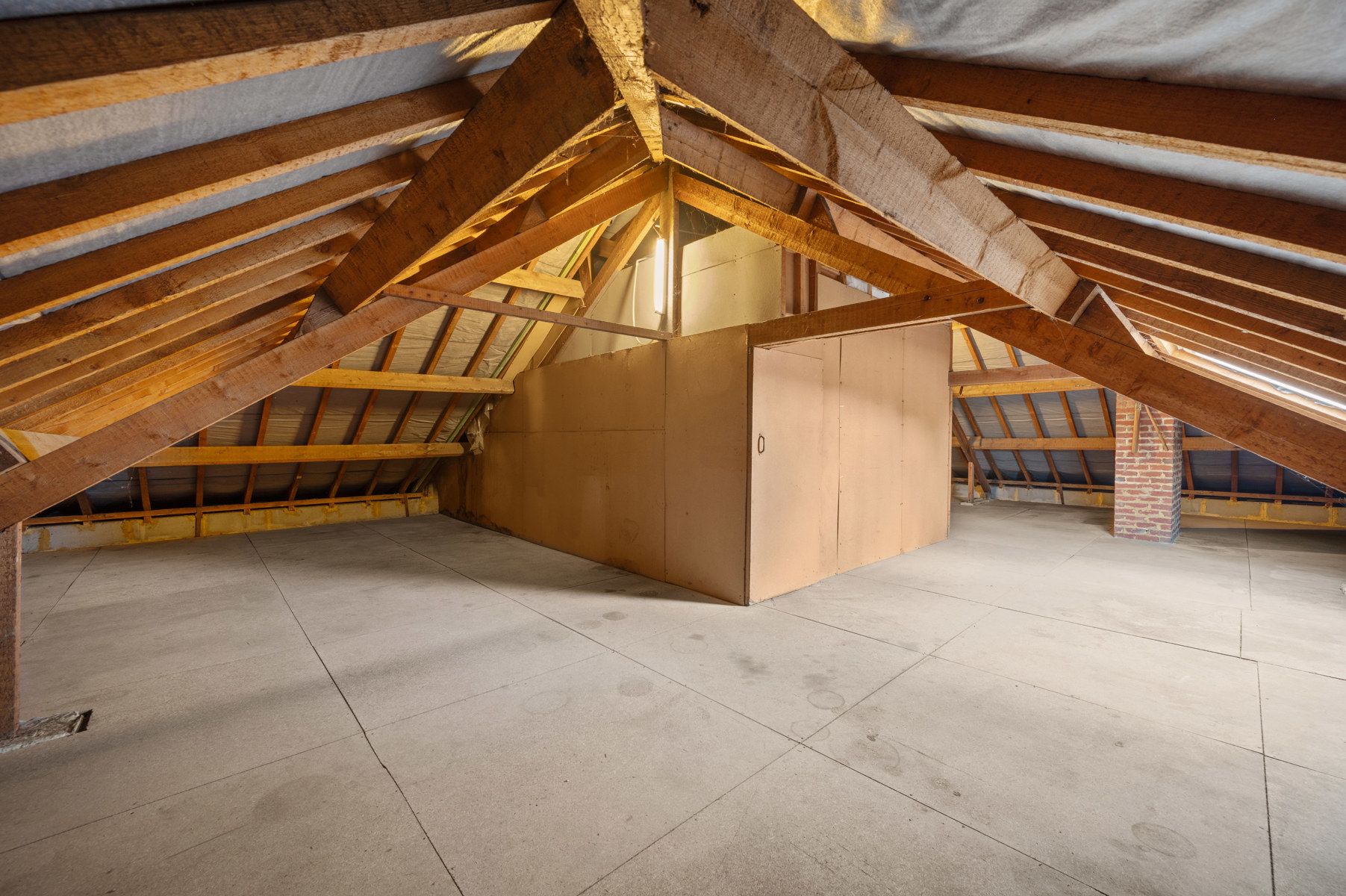 Ruime bungalow met prachtige tuin en talrijke mogelijkheden foto 18