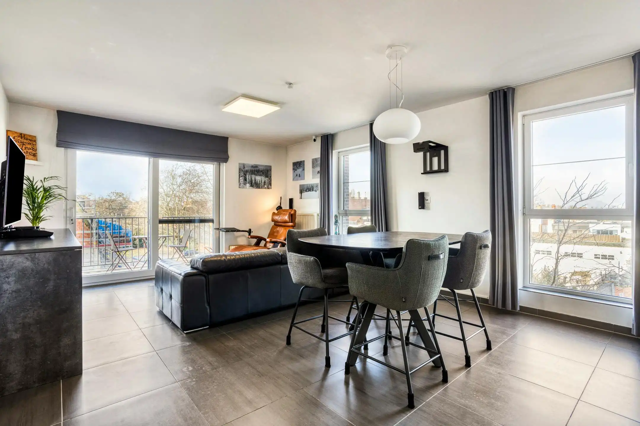 Appartement met 2 slaapkamers en terras te koop in Hoboken foto {{pictureIndex}}