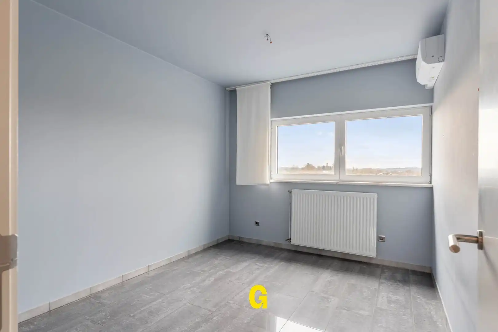 Knappe halfopen woning met zuidwest gerichte tuin met zwembad, rustig gelegen te Kleine Spouwen foto 22