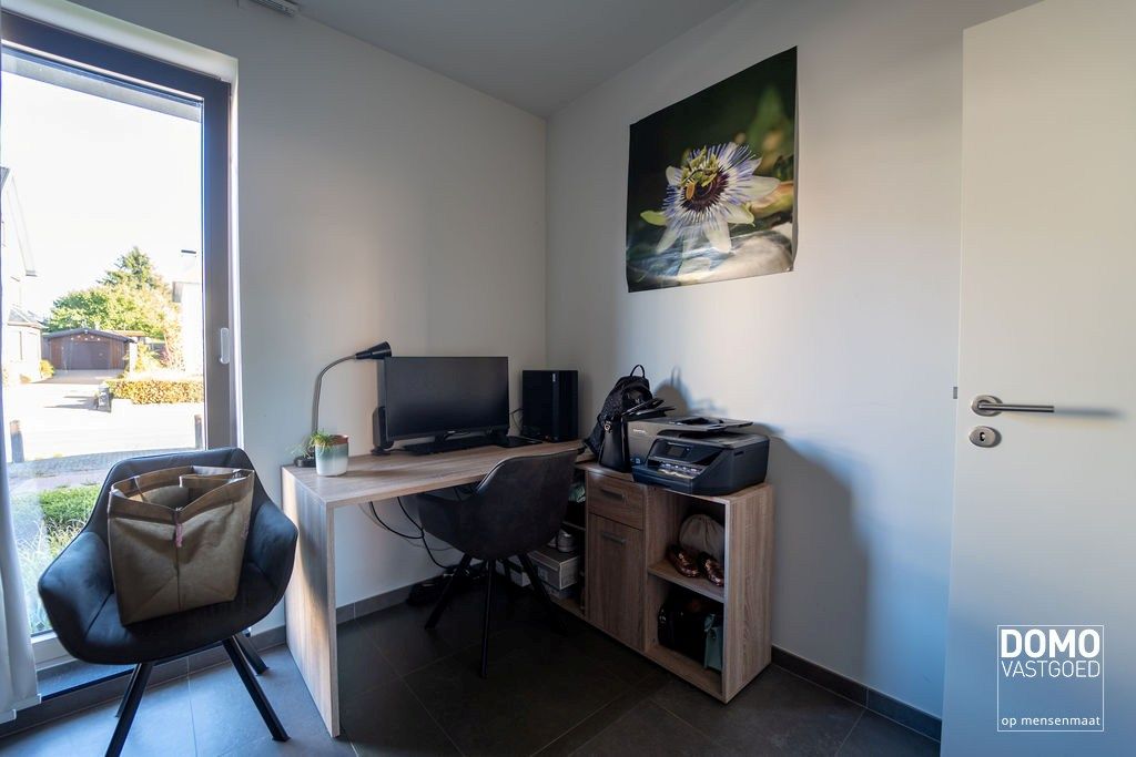 RUIM GELIJKVLOERS APPARTEMENT MET 2 SLAAPKAMERS, TERRAS EN PARKEERGELEGENHEID TE HASSELT (SINT-LAMBRECHTS-HERK) foto 10