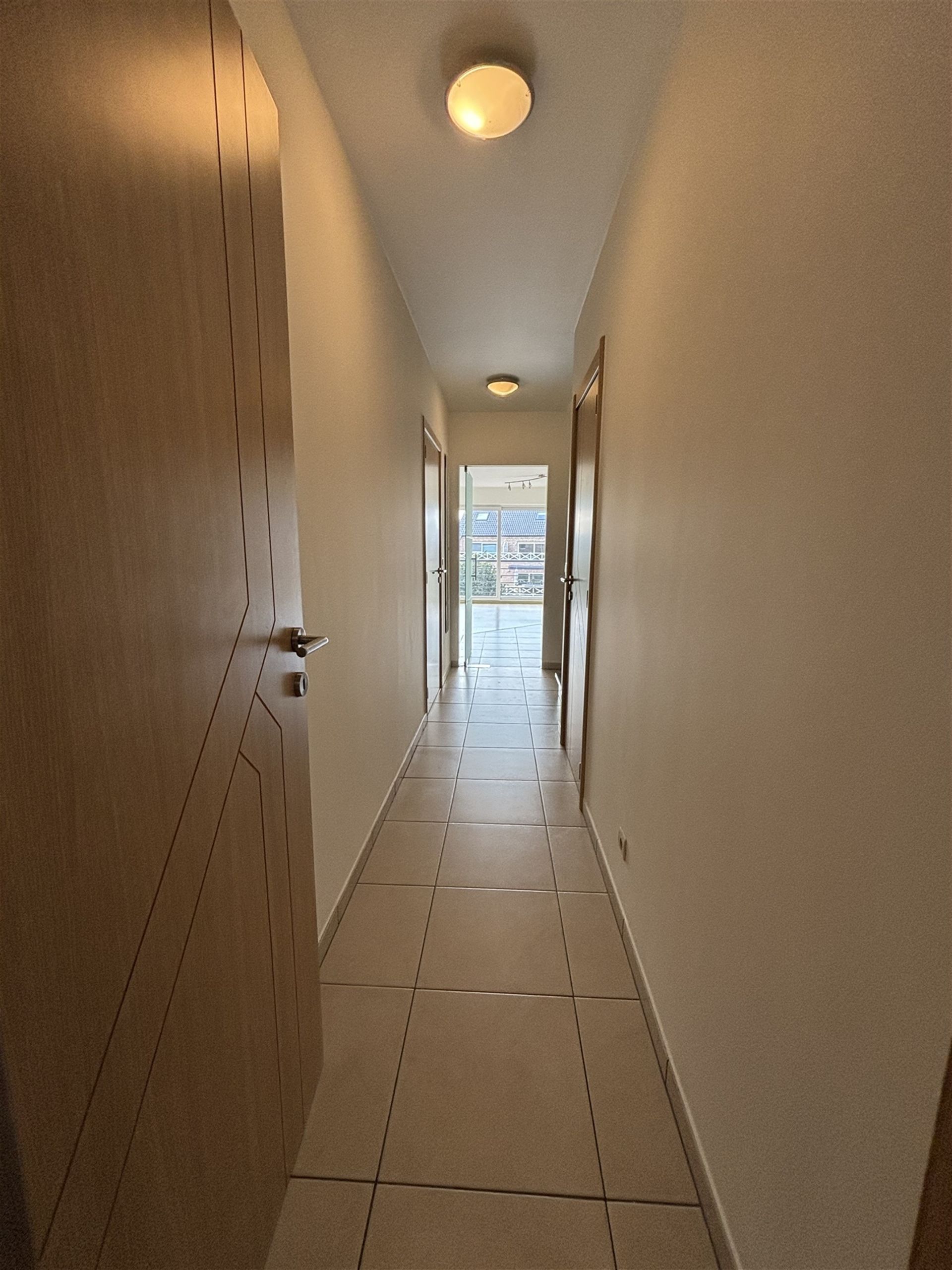 Duplex met 2 slaapkamers & 2 extra zolderkamers foto 6