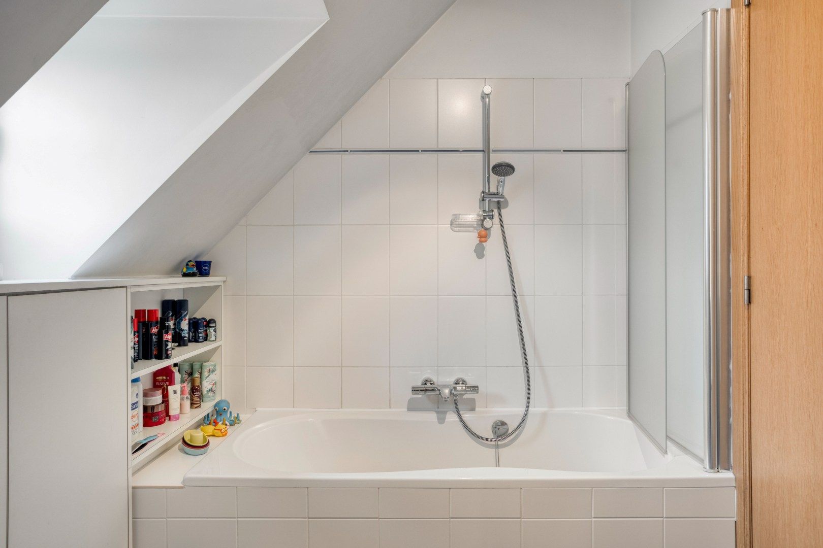 Stijlvol dakappartement met 2 slaapkamers en alle comfort foto 18