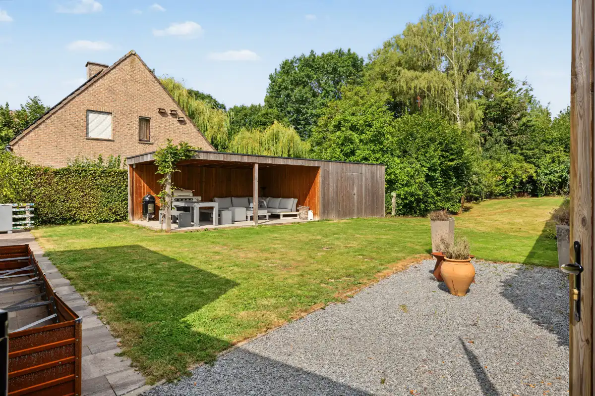 Riante, instapklare villa met tuinpaviljoen en garage op 1.065m² foto 12