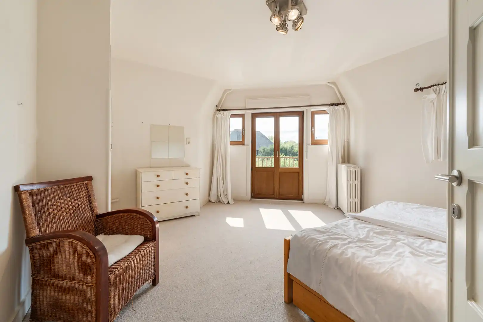 Karaktervolle interbellum villa in cottagestijl te koop. foto 8