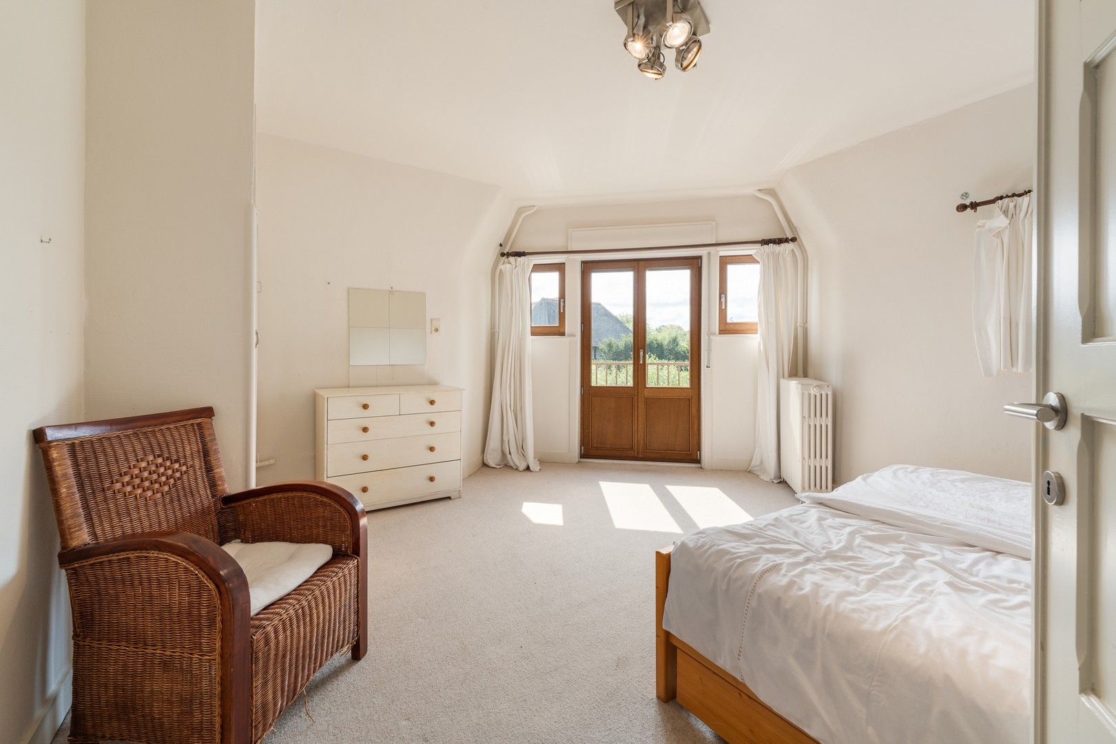 Karaktervolle interbellum villa in cottagestijl te koop. foto 8