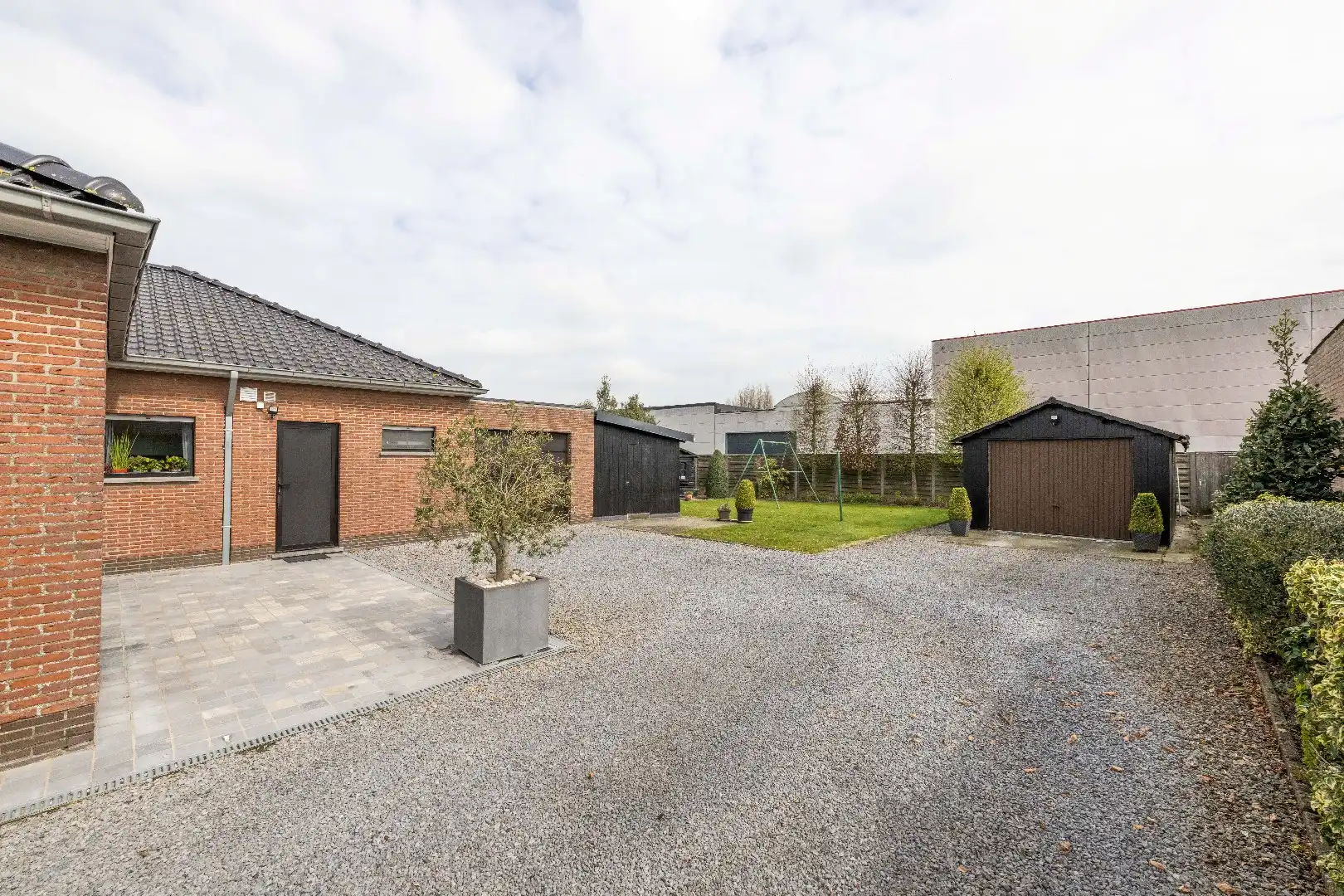 ALLEENSTAANDE WONING OP 1.009 m² MET 3 SLPKS EN TUIN  foto 18