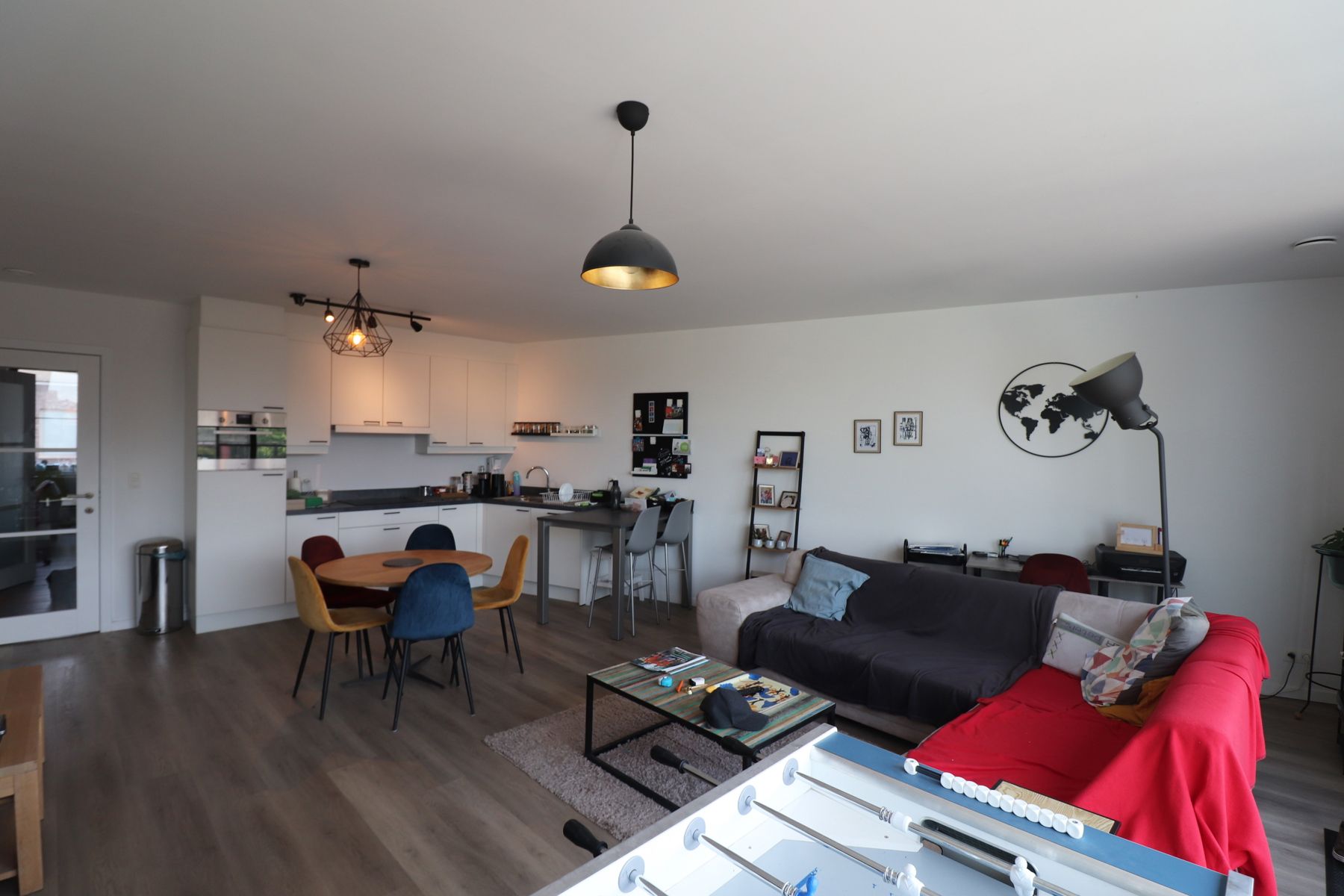 Recent 2-slaapkamerappartement 1ste verdieping links met lift, autostaanplaats en berging. foto 5