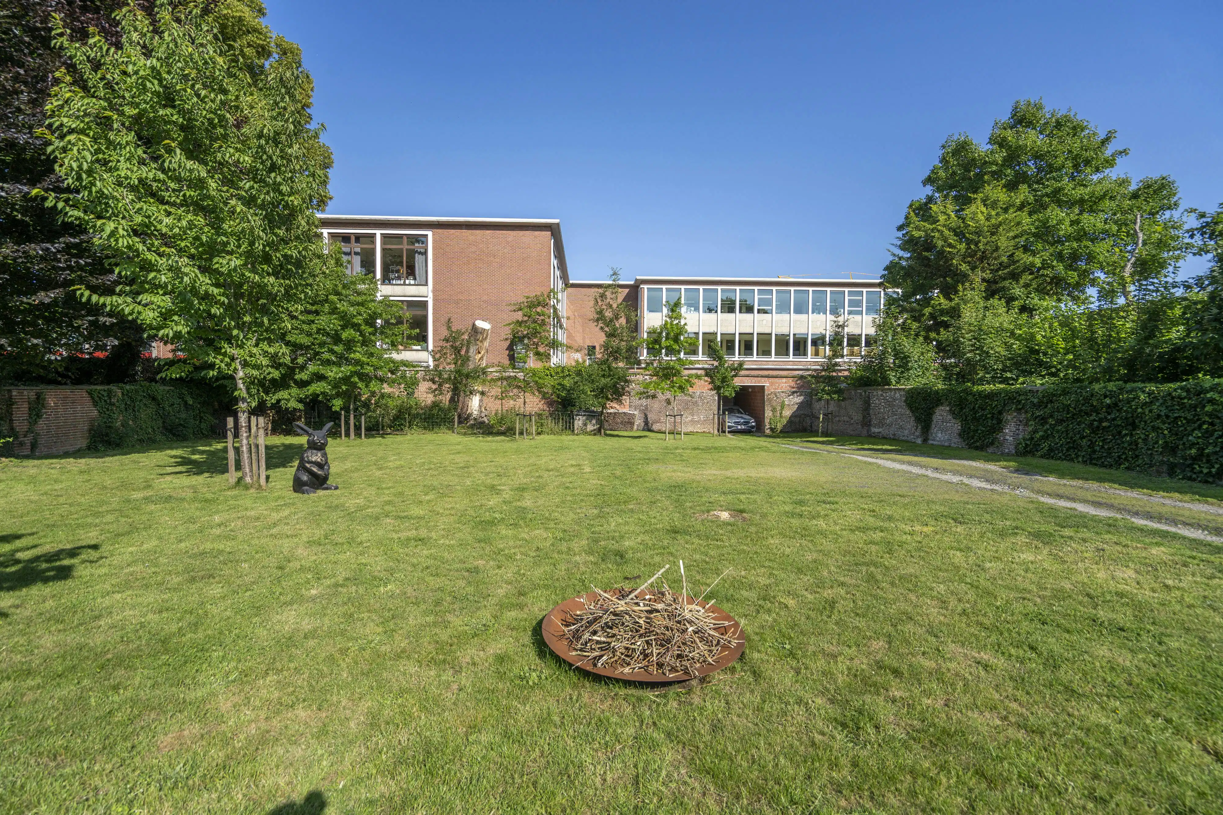 Prachtig gerenoveerde herenwoning te koop met uitweg  foto 30