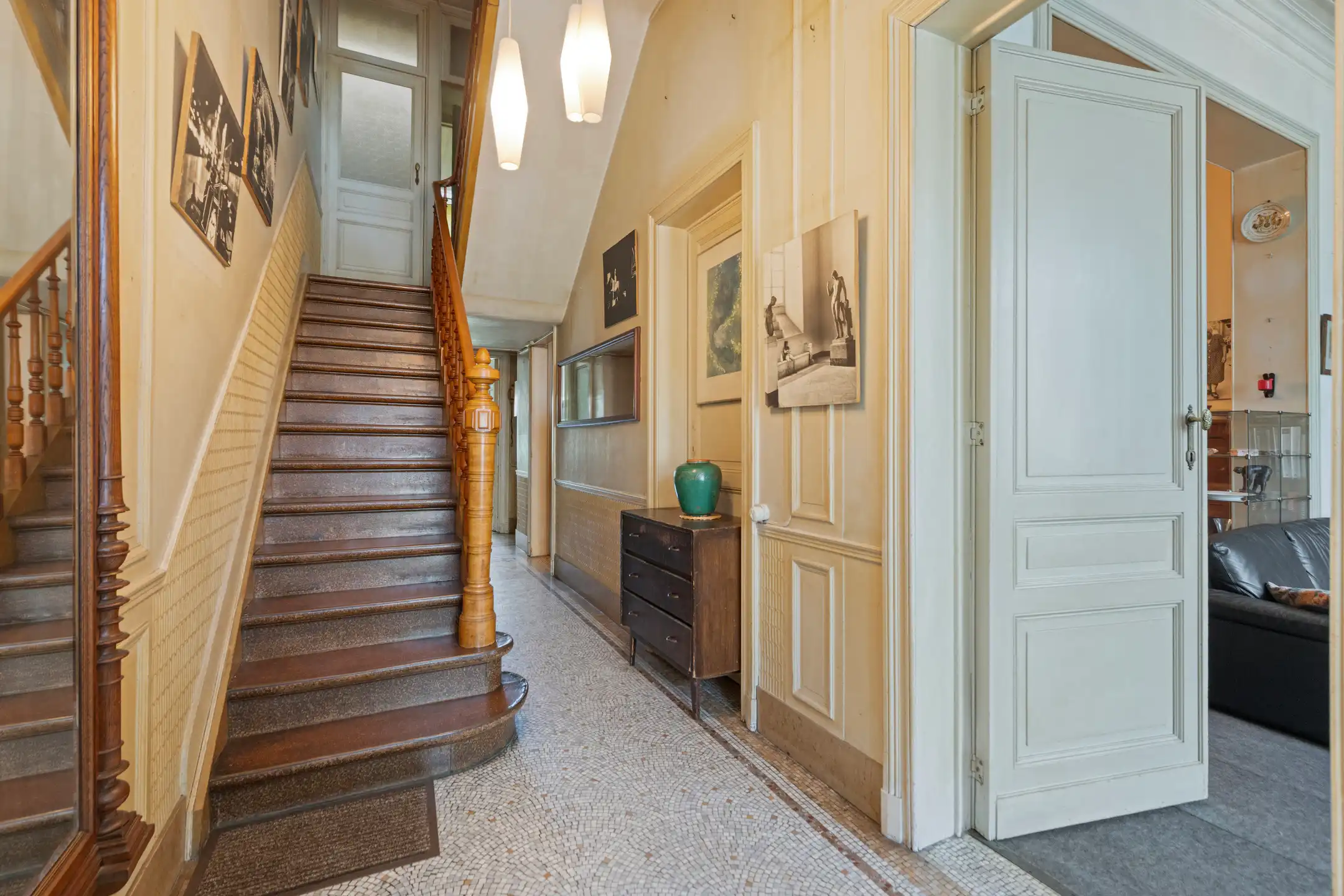 Karaktervolle erfgoedwoning in rustige straat foto 3