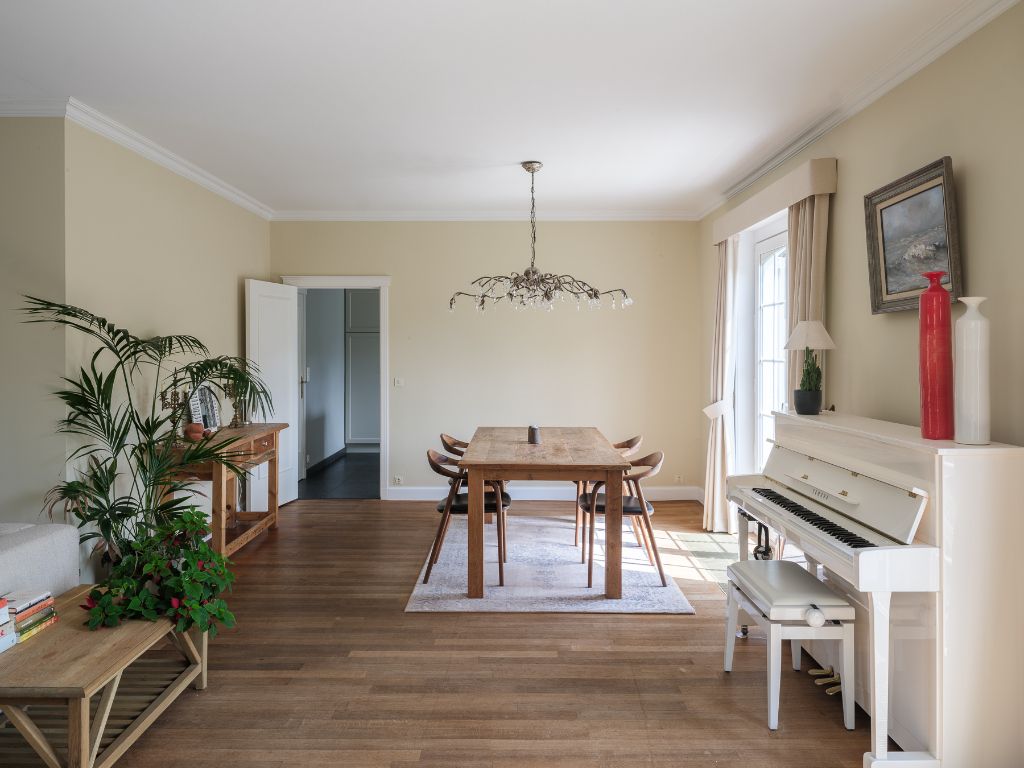 Charmante Franse villa met 3 slaapkamers op een zuidgericht perceel (1.160 m²) in een residentiële wijk te Mariakerke. foto 4