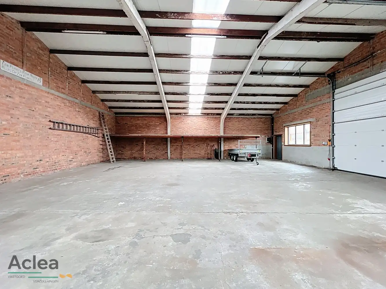 Comfortabele woning met ruime loods foto 23