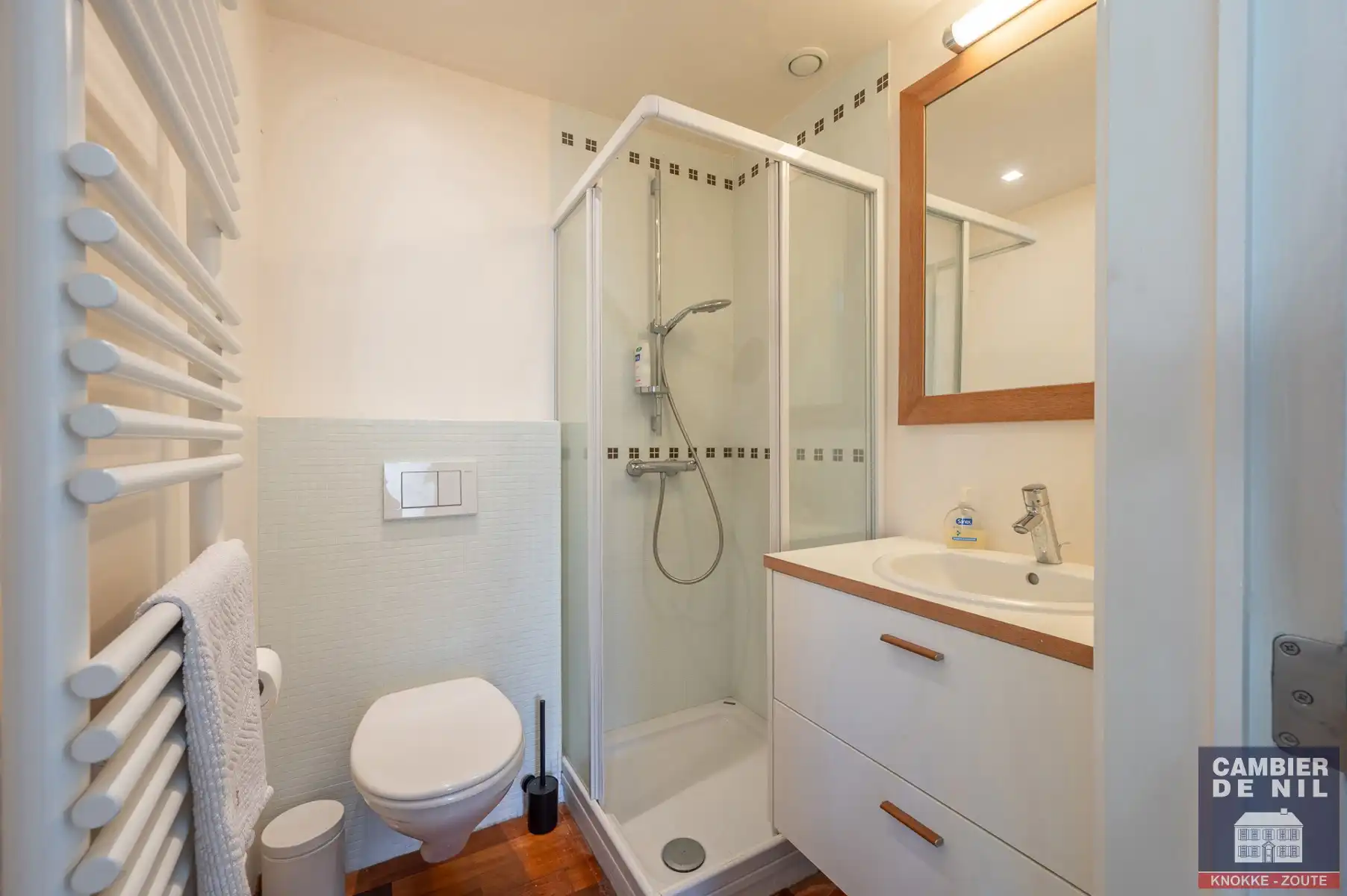 Ruime, gemeubelde koppelvilla aan de Royal Zoute Tennisclub. foto 21