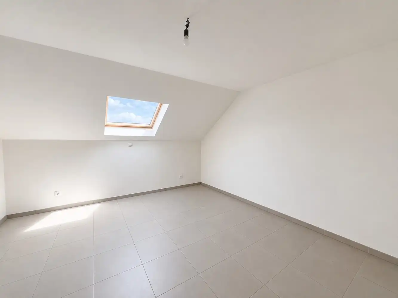 Duplex appartement met 2 slaapkamers en zonnig balkon in het hart van Wiemesmeer (Zutendaal) foto 7