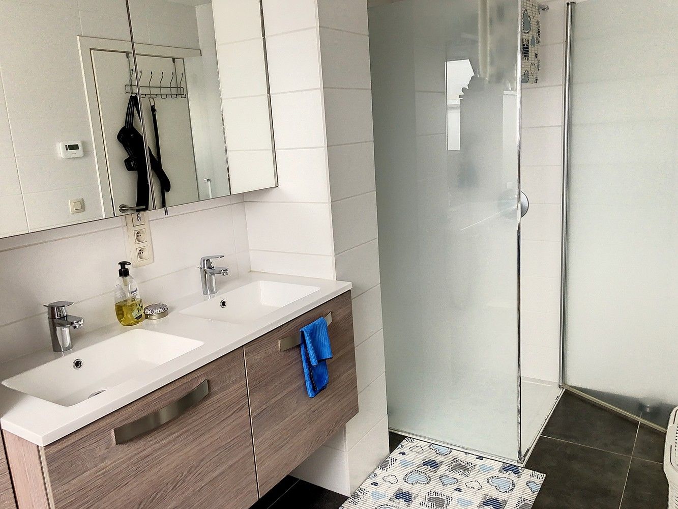 Fijn duplex appartement gelegen in het centrum van Mol-Wezel met mooie lichtrijke leefvertrekken foto 10