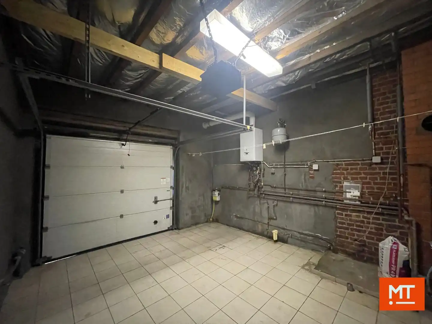 Alleenstaande woning te huur met 3 slaapkamers, 2 garages en tuin te Kruiseke foto 14