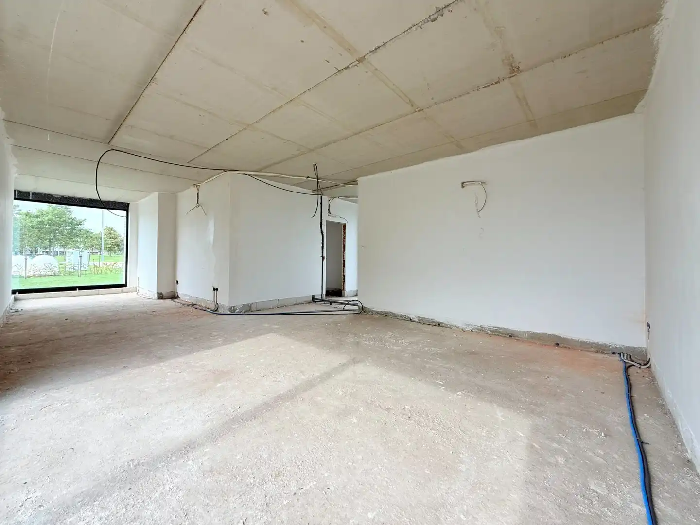 Centraal gelegen commerciële ruimte van 300 m² in Ham met parkeergelegenheid foto 16