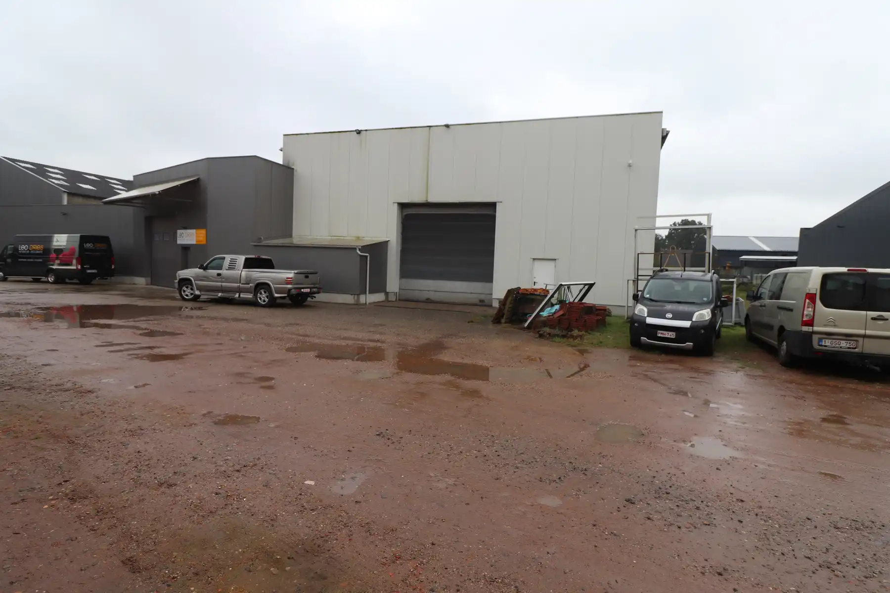 Een opslaghal/bedrijfsgebouw van 1.410m² gelegen in "Bedrijvencentrum Merksplas". foto 3