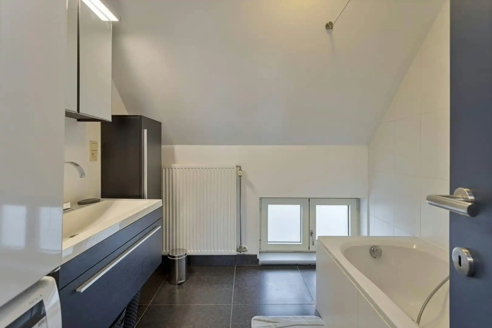 Appartement te koop met 2 slaapkamers + staanplaats in Maldegem foto 9