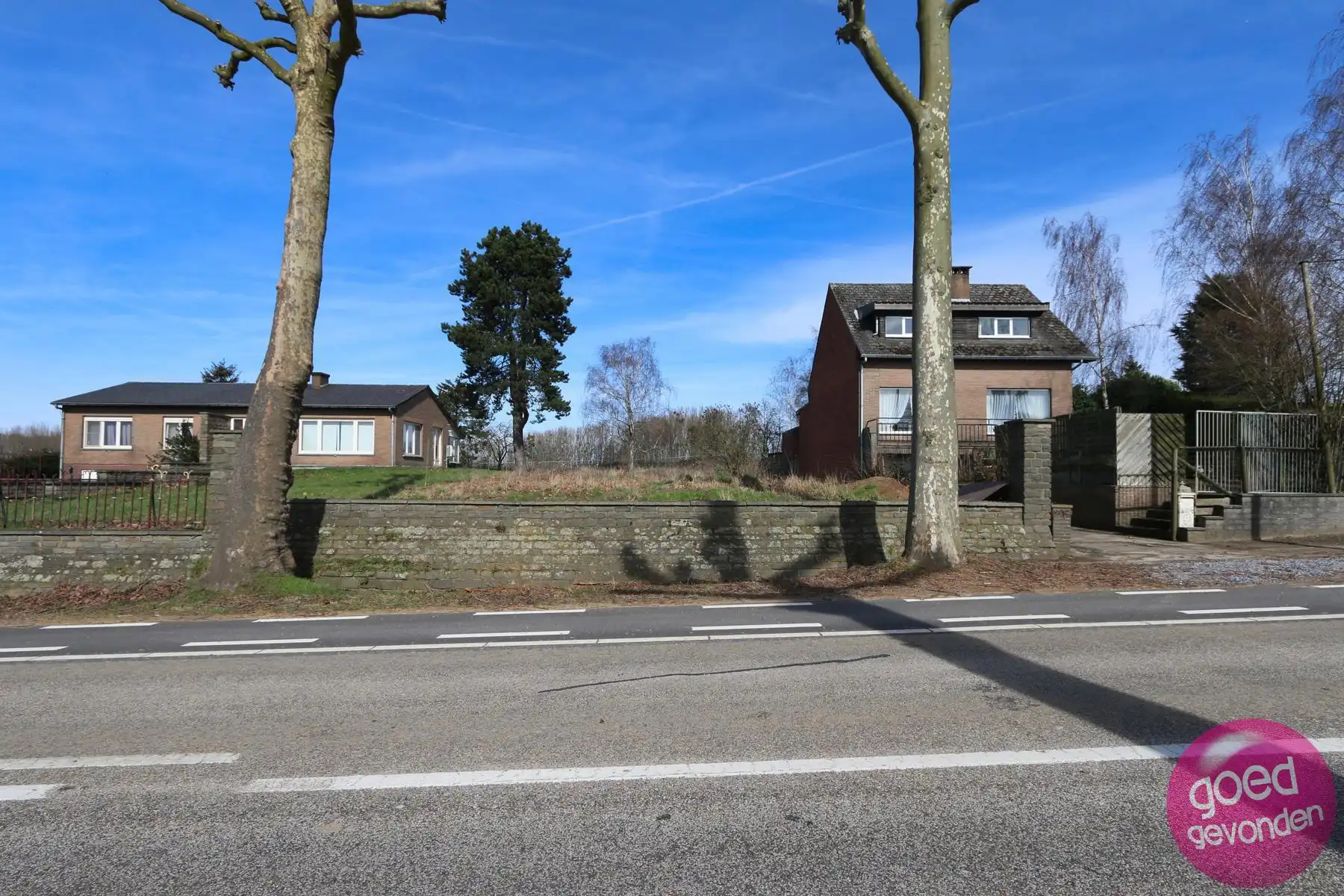 Perceel voor halfopen bebouwing, 6a 83ca foto {{pictureIndex}}