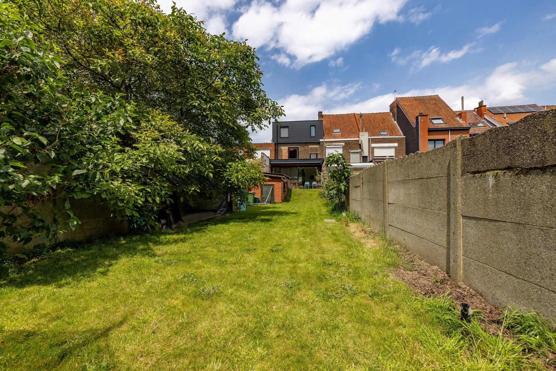 Gerenoveerde woning met grote tuin aan het Leebeek park foto 1