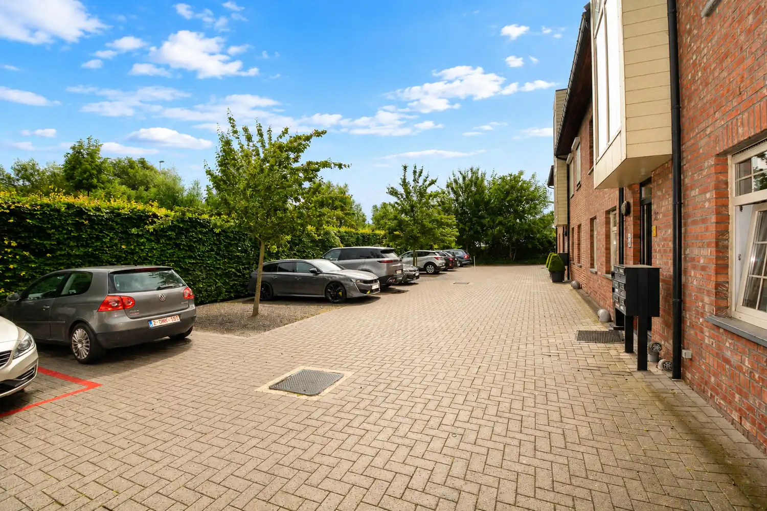 RIANT DUPLEX APP. MET 3 SLK, 2 TERRASSEN EN 2 PARKINGS! foto 13