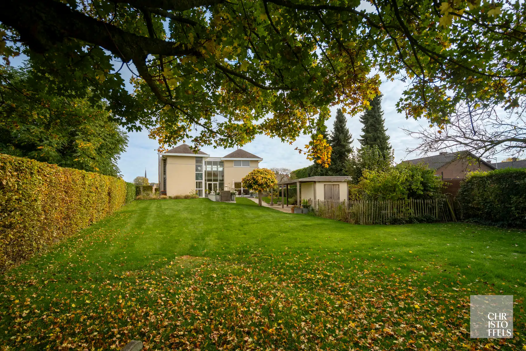 Uitzonderlijke villa van 320m2 gelegen in het pittoreske Leut, op een boogscheut van de Maas! foto 32