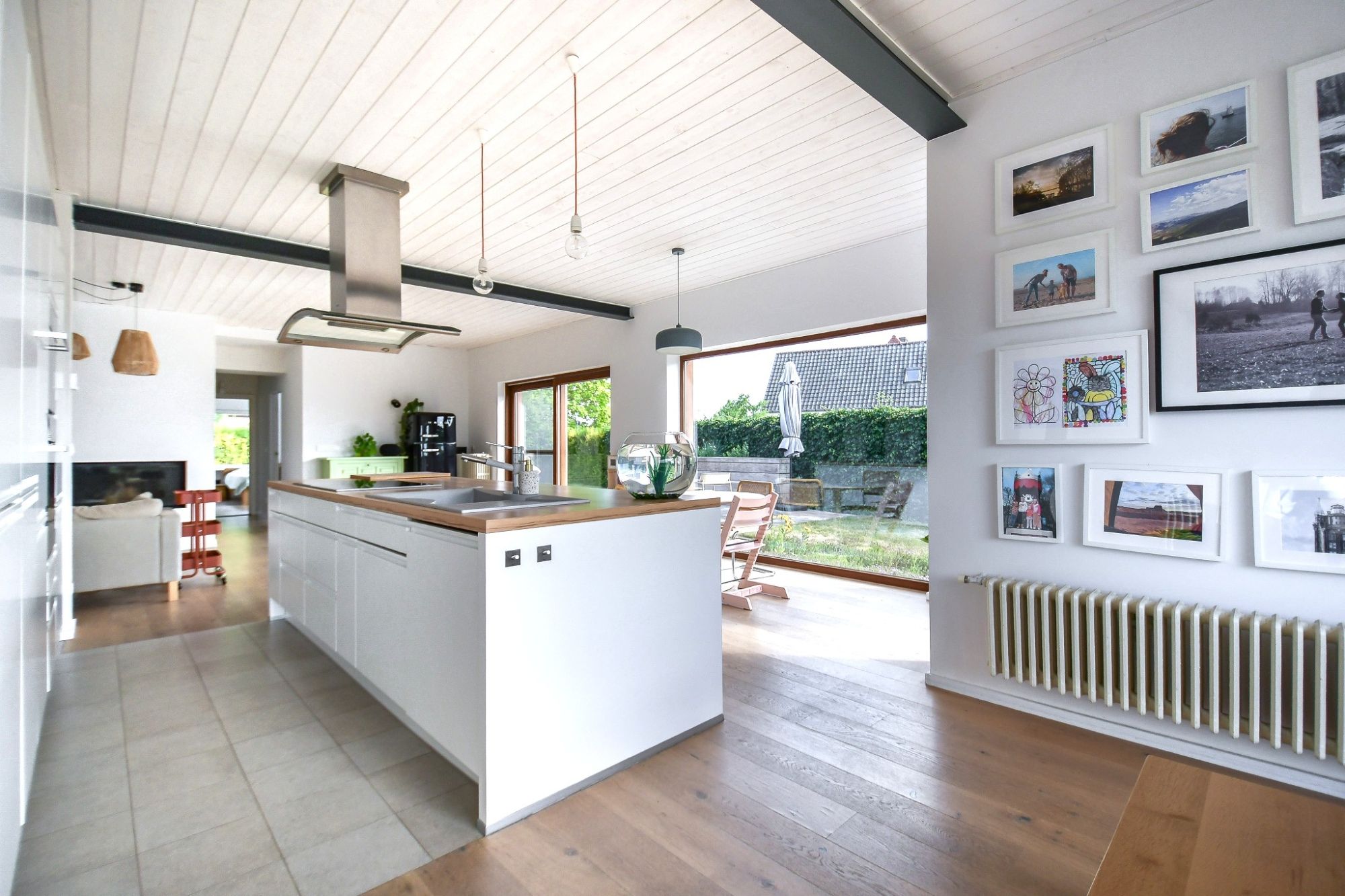 Trendy vernieuwde woning met uitbouw en grote tuin op uiterst rustige, doch centrale ligging. foto 6