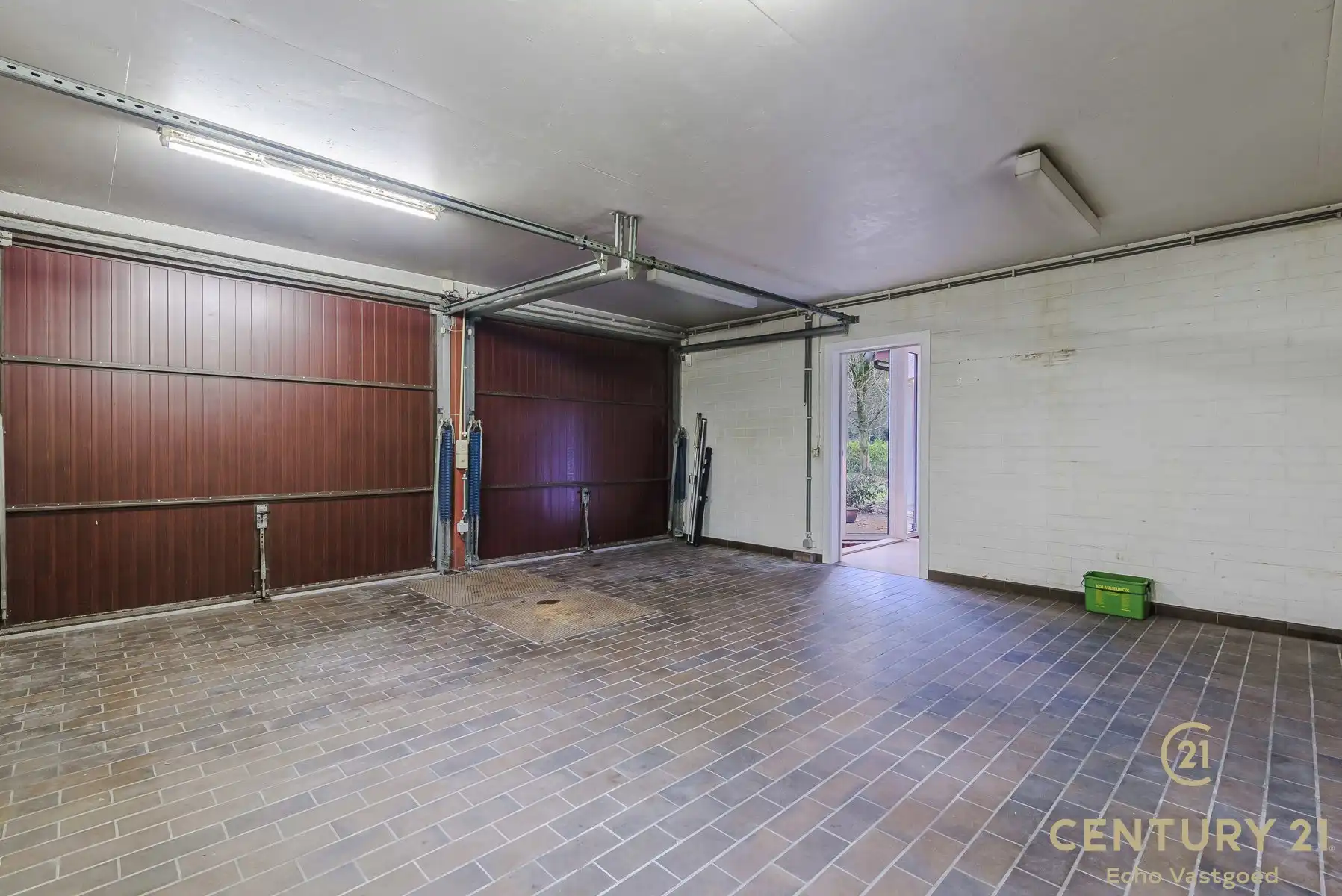 Ruime, unieke villa op royaal perceel in villawijk De Lint. foto 15