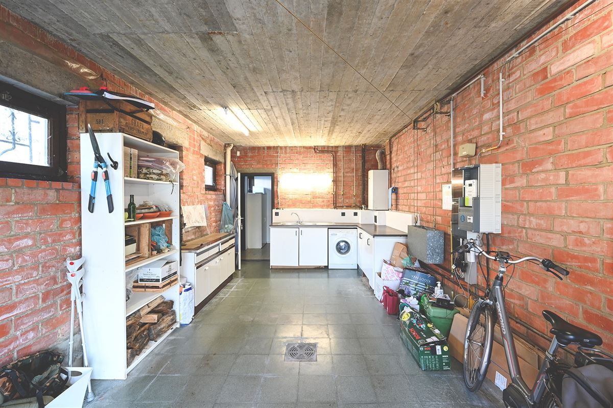 Mooie villa met veel potentieel in de populaire wijk "De Sterre"

 foto 30