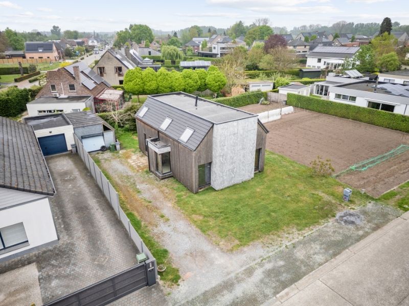 Af te werken woning in doodlopende zijstraat . foto 3