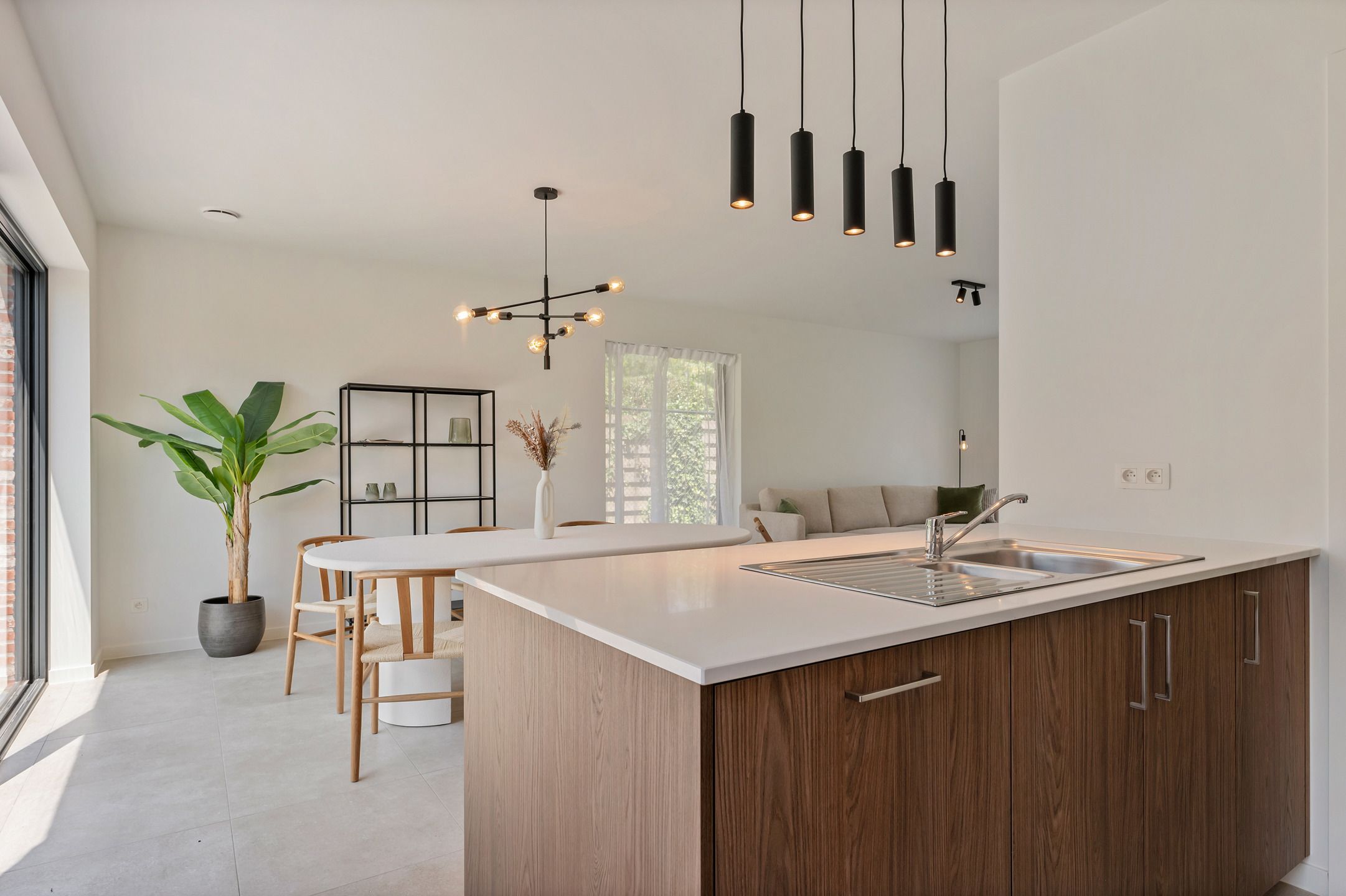 Woningen met 3 slpk, parking, bijgebouw en west tuin foto 12
