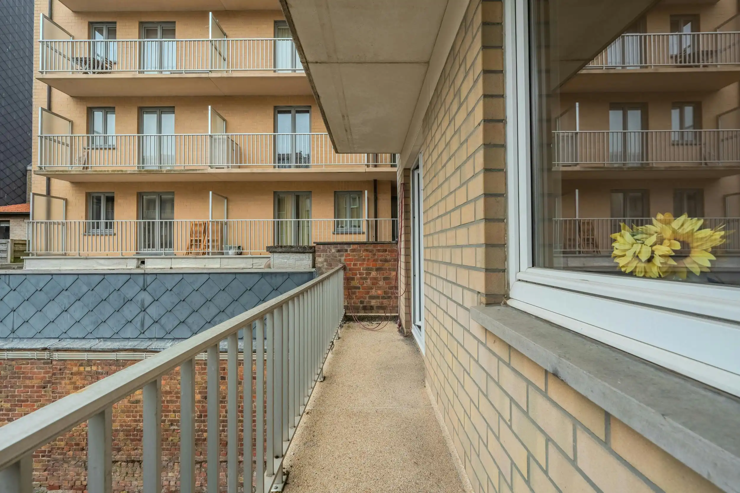 Instapklaar appartement met twee slaapkamers en terras foto 10