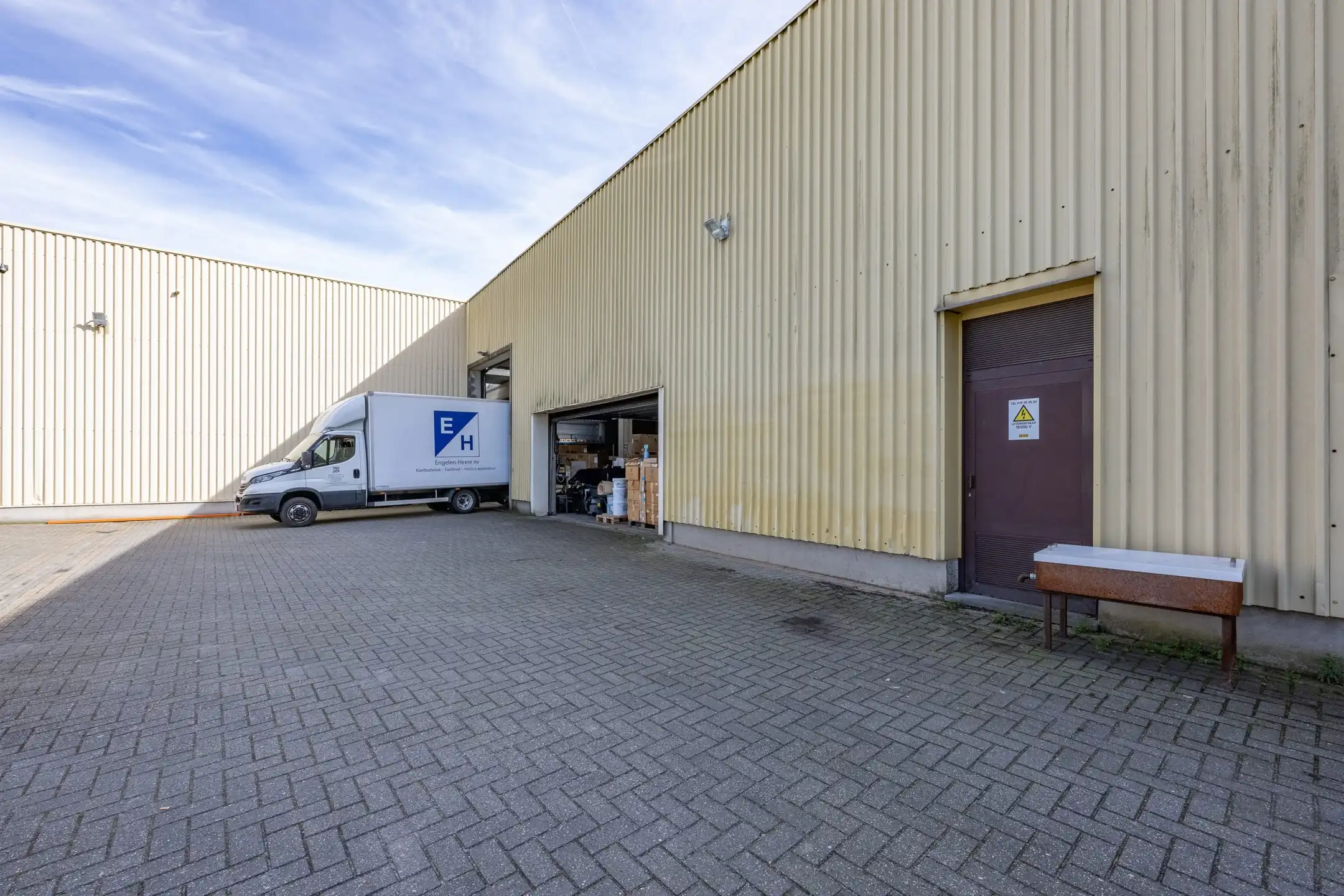 TE HUUR Bedrijfsgebouw te Wilrijk foto 26