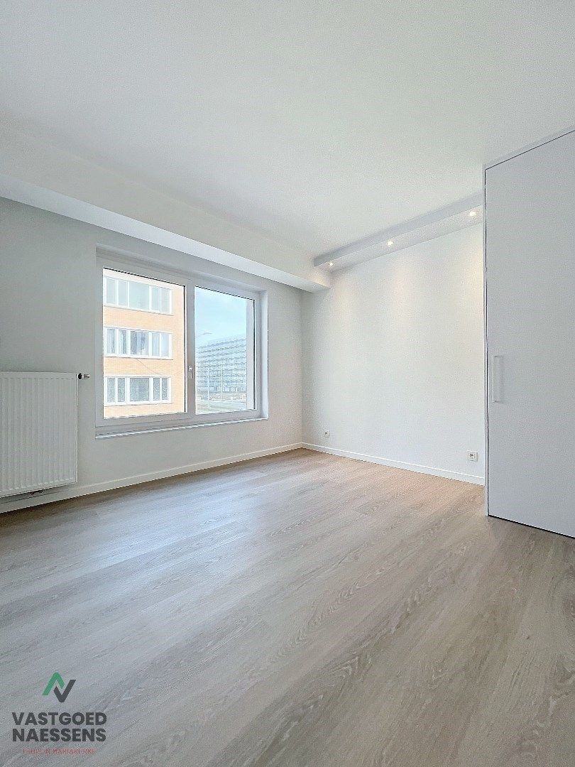 SCHITTEREND VERNIEUWD 2SLPK-APP / ZIJDELINGS ZEEZICHT foto 16