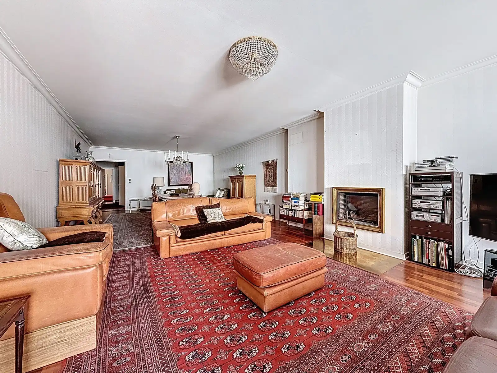 Uniek handelspand met ruim appartement en tuin foto 10