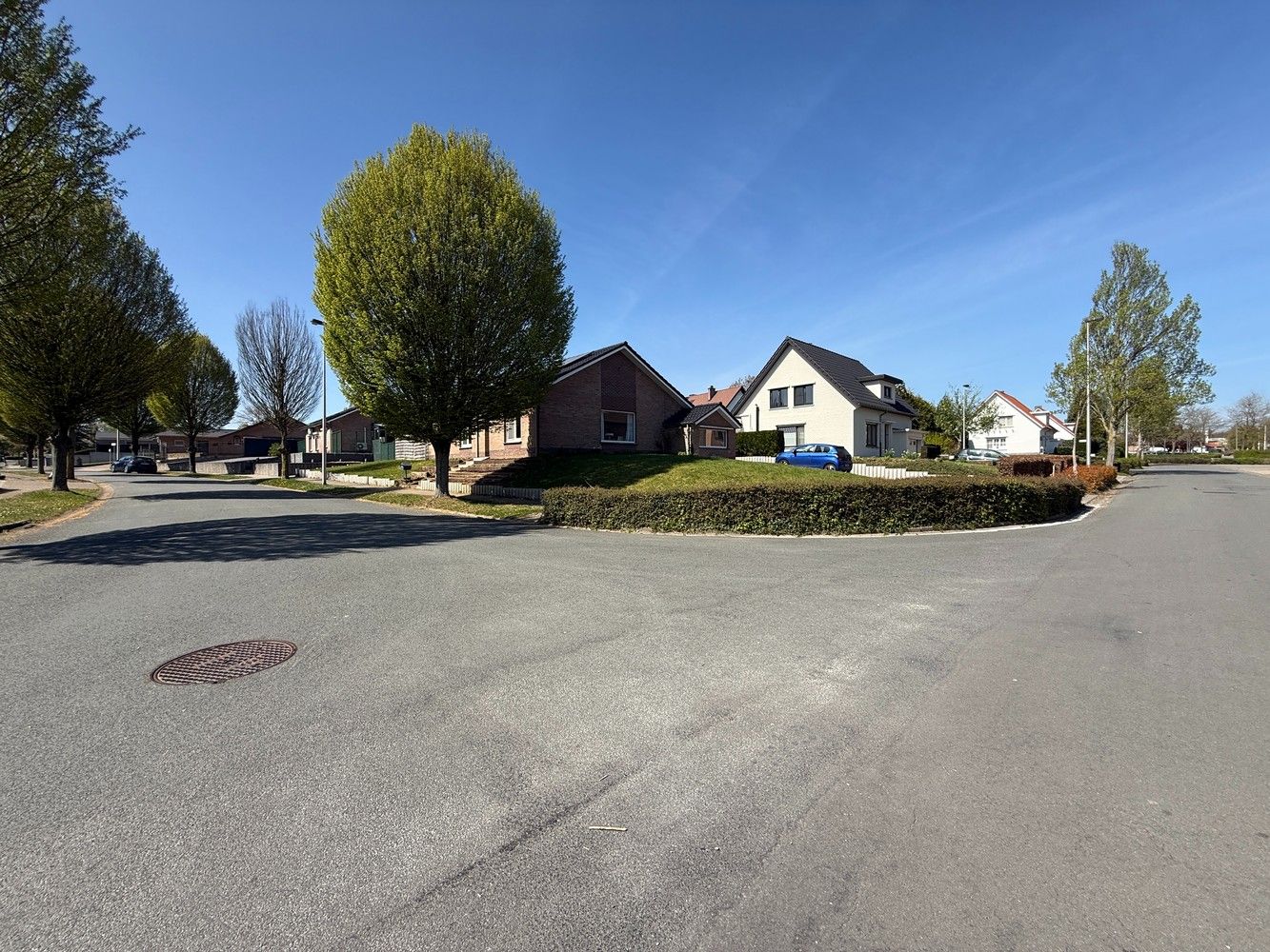 Instapklare woning met 3 slaapkamers en een gezellige tuin op toplocatie in Hoeselt te huur! foto 17