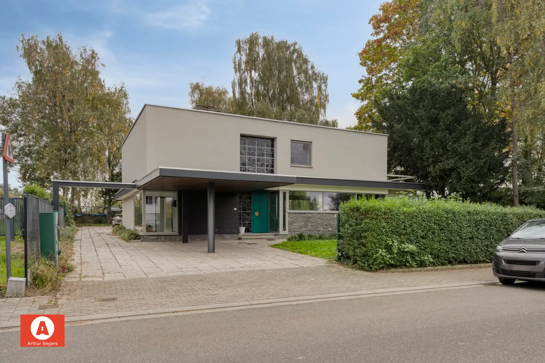 IN OPTIE - Energiezuinige open bebouwing met 5 slaapkamers en praktijk foto {{pictureIndex}}