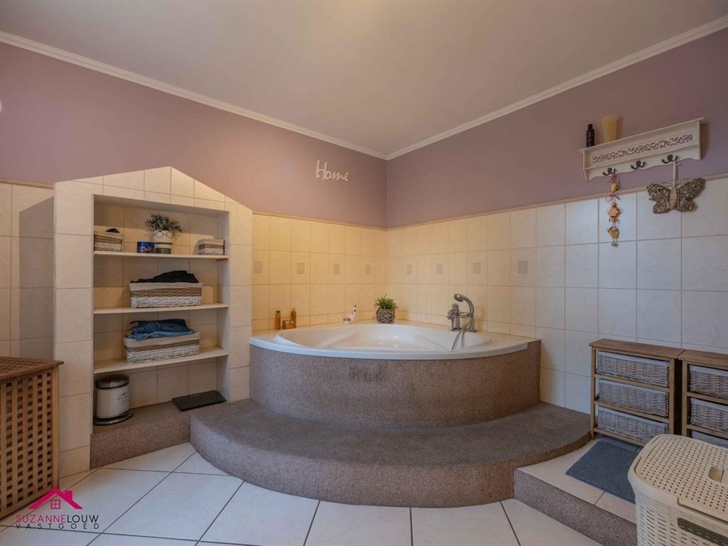 Hoogwaardig afgewerkte, landelijke villawoning foto 25