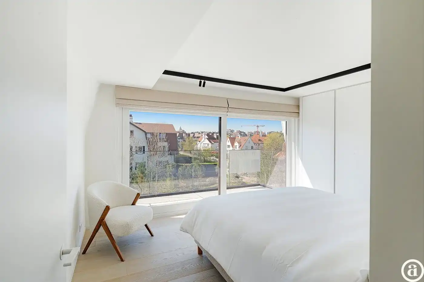 Zonnig gerenoveerd appartement met zuidwest gericht terras en open zicht.  foto 11