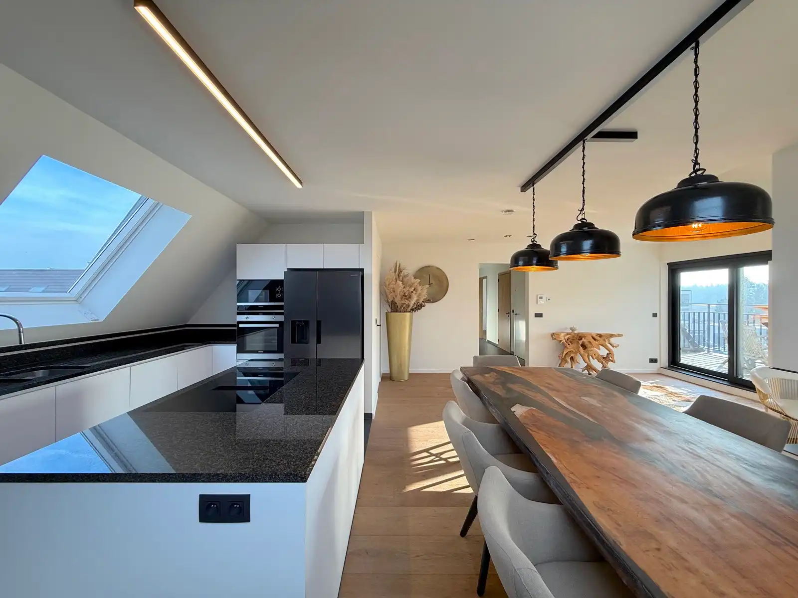 Gemeubeld appartement met 3 slaapkamers, terras en garage foto 13