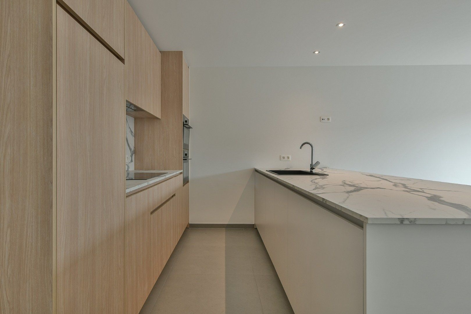 Ruim instapklaar nieuwbouwappartement (167 m²) met 3 slaapkamers en groot terras in centrum Eernegem foto 7