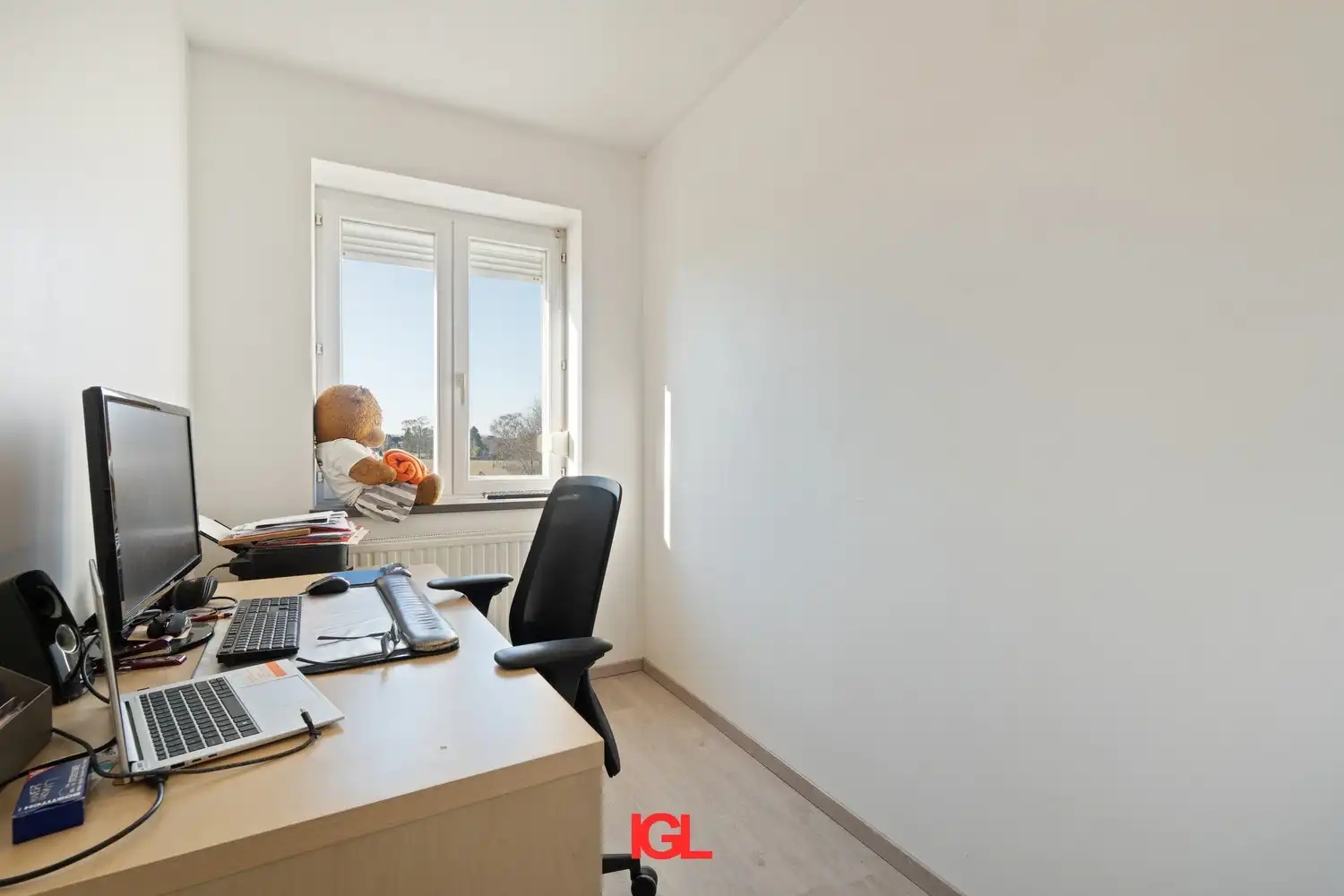Moderne 3-gevelwoning te koop foto 9