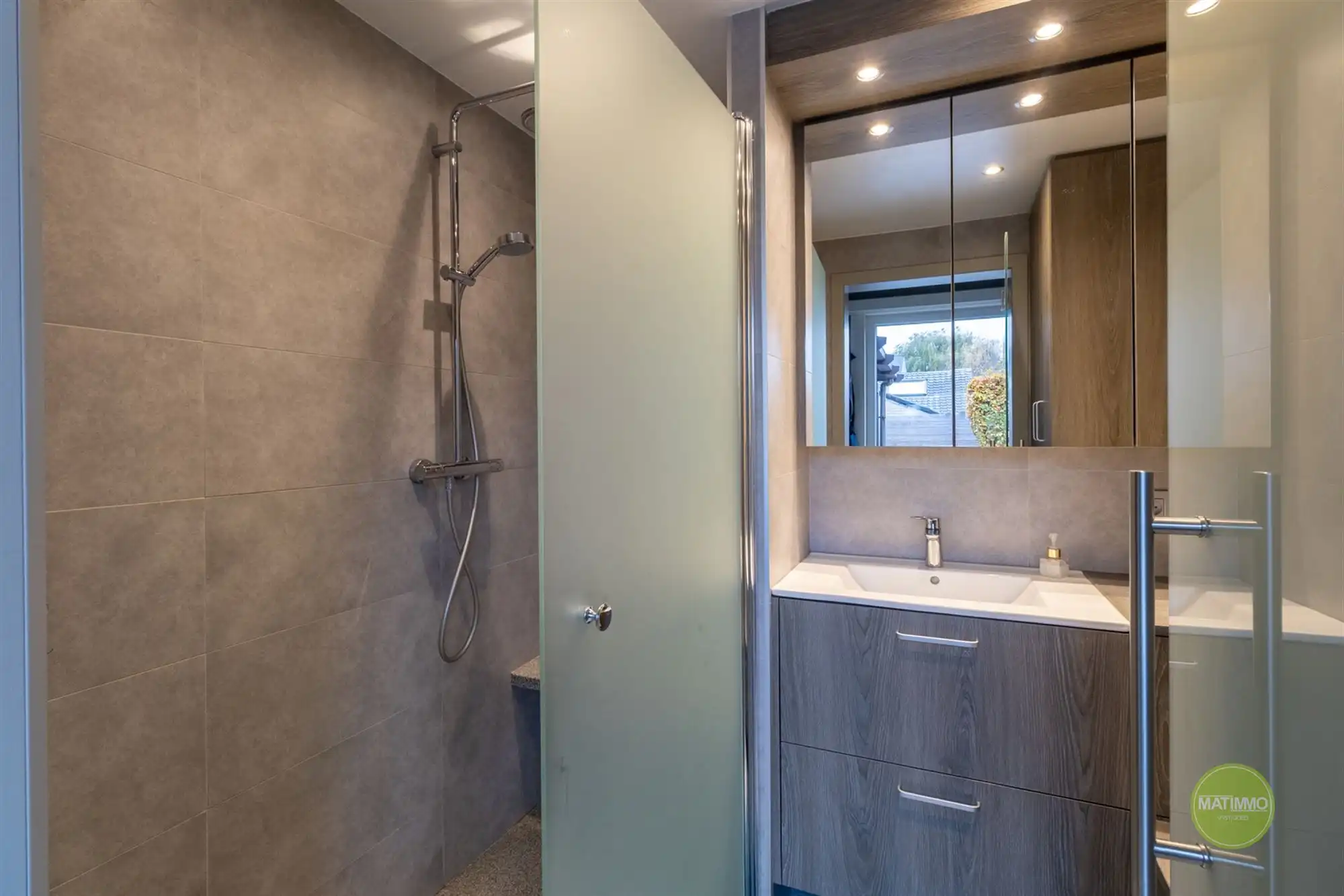 Instapklare gezinswoning met 3 slaapkamers in Mol foto 12