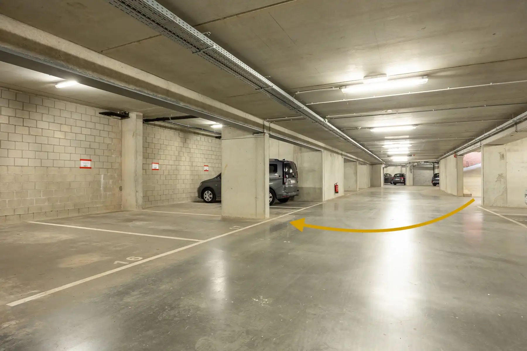 ASSISTENTIEWONING MET 1 SLK, VEEL PRIVACY EN TERRAS TE GENK foto 23