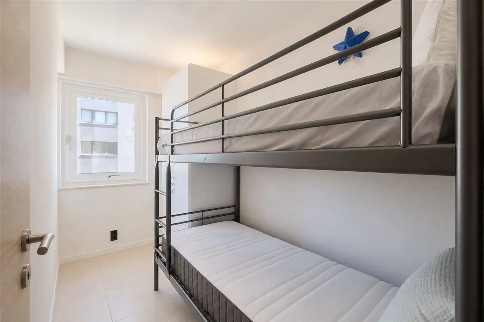 uitzonderlijk hoek appartement met 2 slaapkamers foto 17