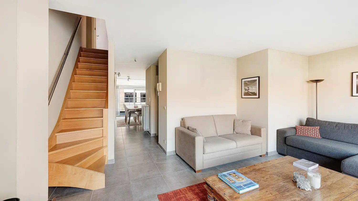 Zonnige duplex met 2 terrassen en zijdelings zeezicht foto 3