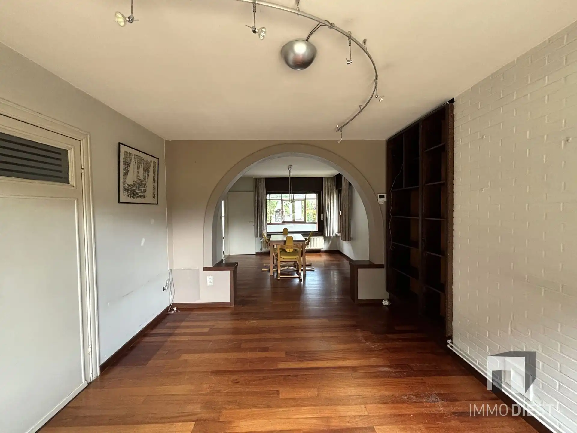 Te koop: Te renoveren vrijstaande woning met 3 slaapkamers en ruime garage  foto 3