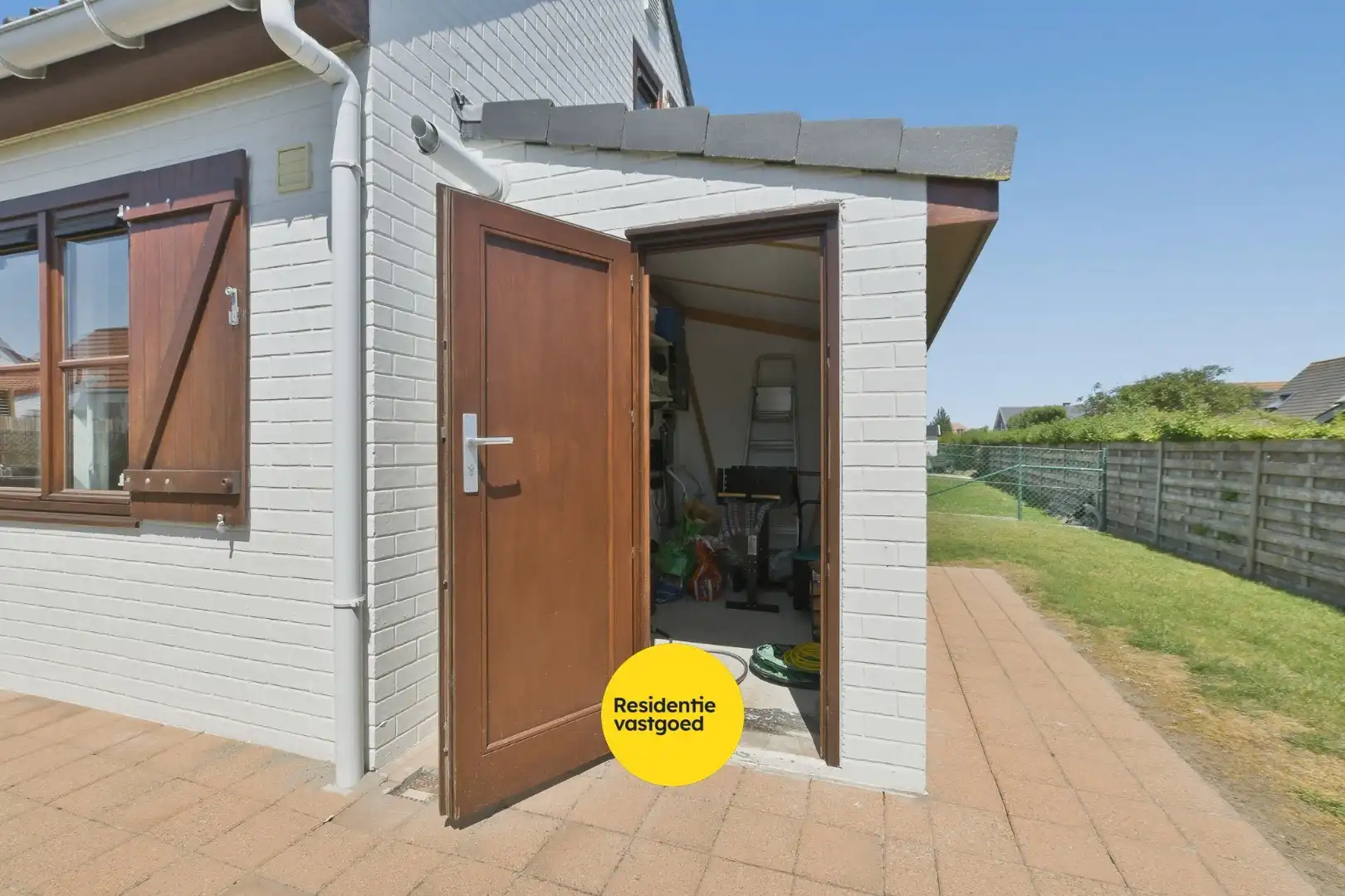Instapklaar en gemeubeld vissershuisje met tuin en staanplaats in Harendijke! foto 19